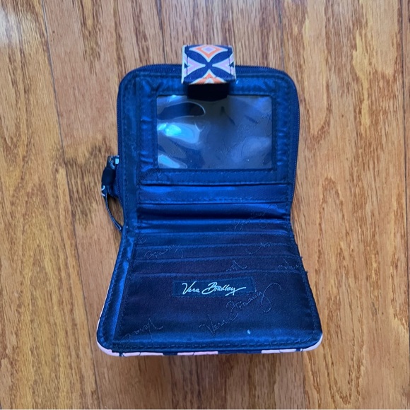 Host Pick!! Vera Bradley in Loves Mr zip coin and ID wallet. Good condition. - Picture 4 of 4